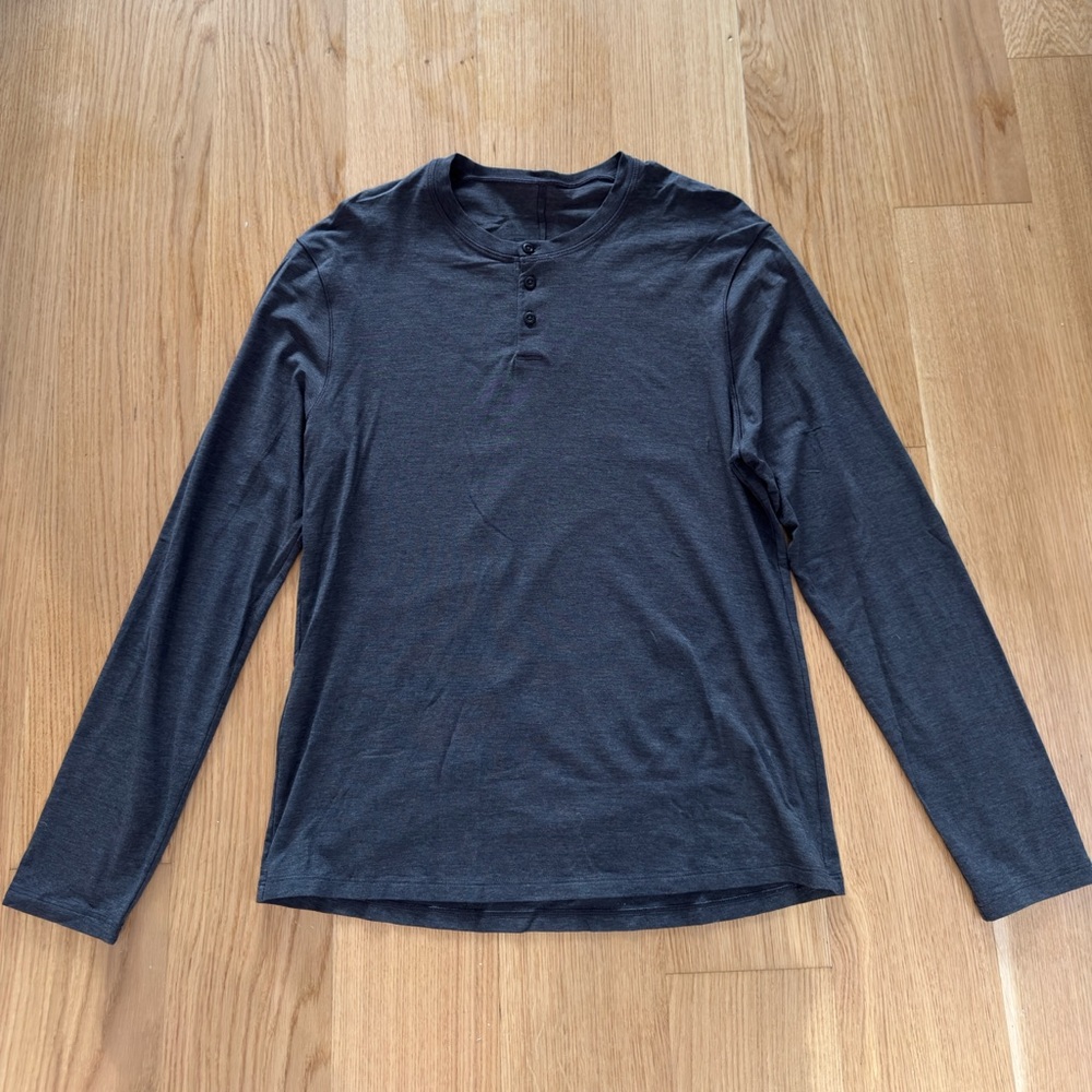 Lululemon Men's Basic Long Sleeve Henley Shirt Light Gray, Size Medium
